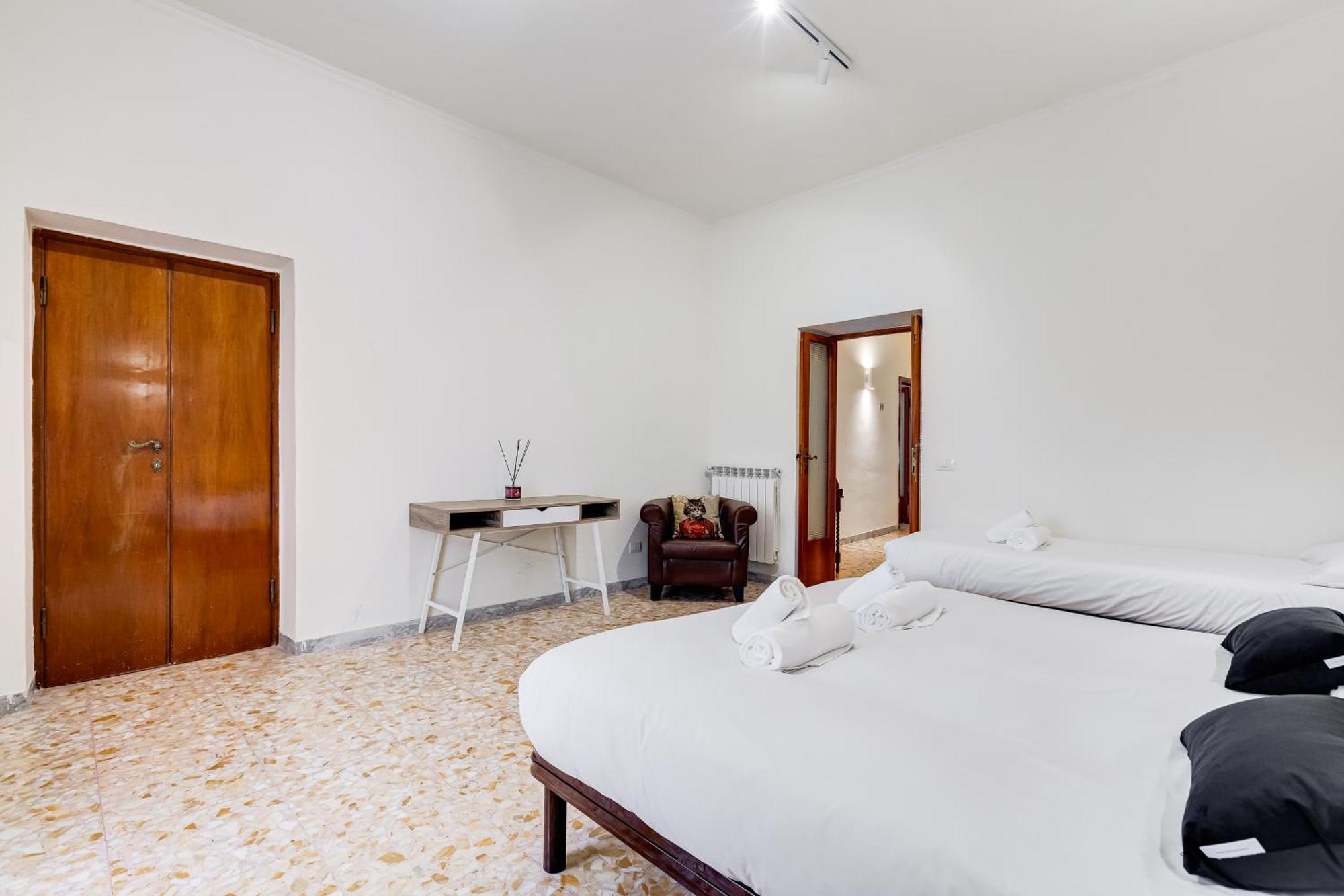 Vivilo Collection - San Vito View Apartment - 3 Bdr 2 Baths Roma Exterior foto