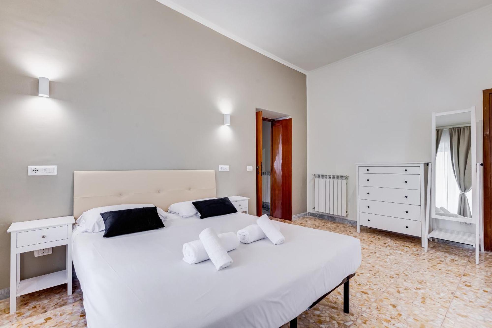 Vivilo Collection - San Vito View Apartment - 3 Bdr 2 Baths Roma Exterior foto