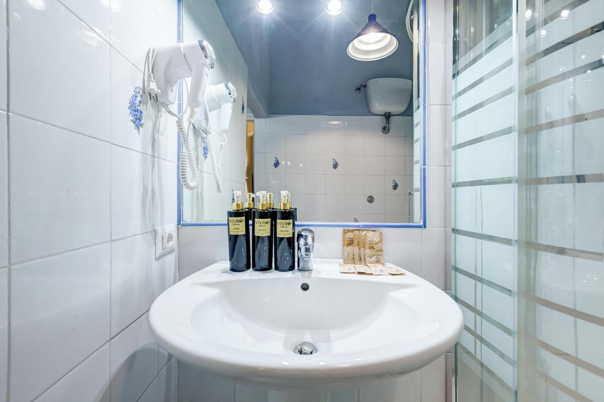 Vivilo Collection - San Vito View Apartment - 3 Bdr 2 Baths Roma Exterior foto