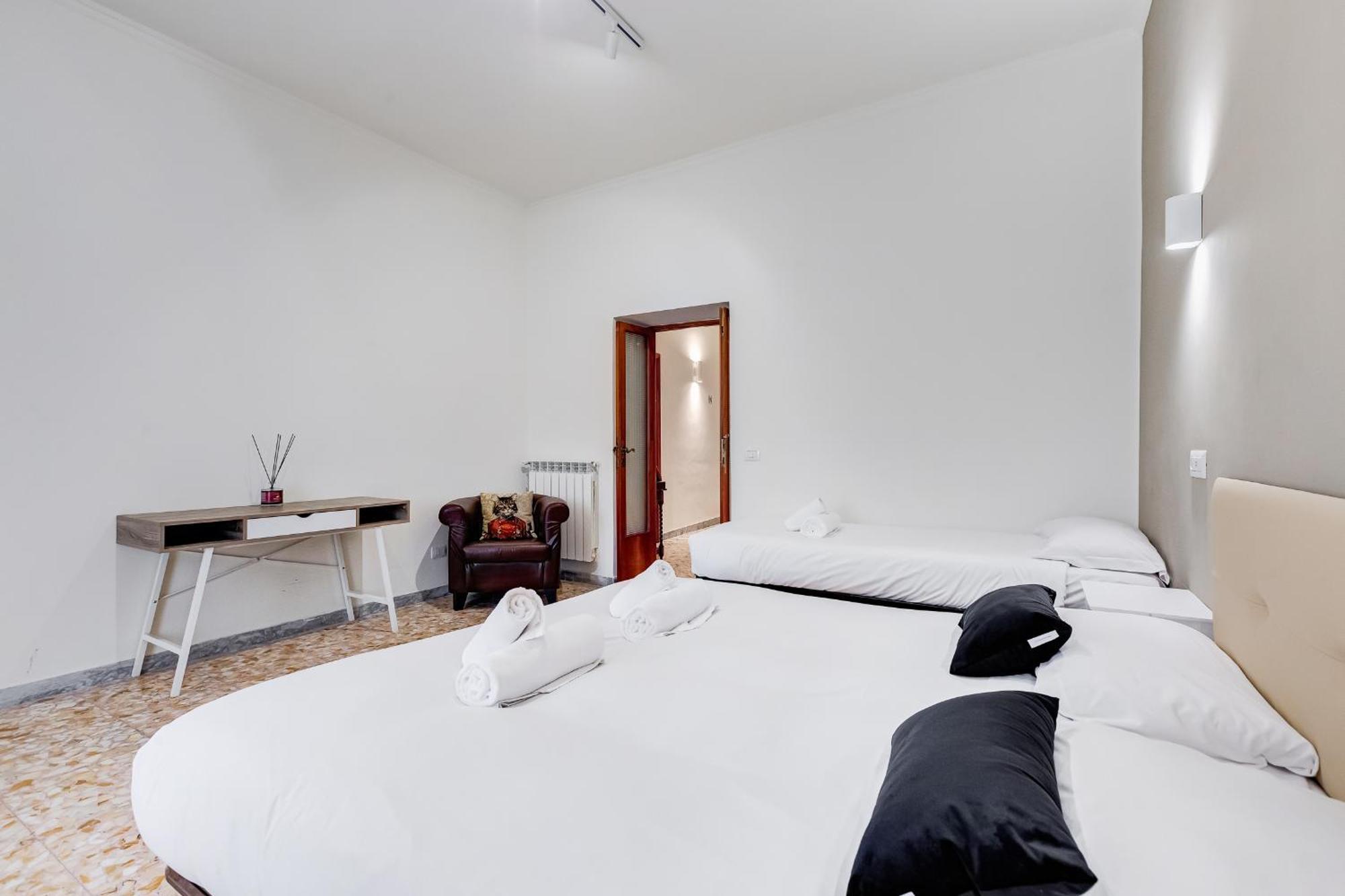 Vivilo Collection - San Vito View Apartment - 3 Bdr 2 Baths Roma Exterior foto